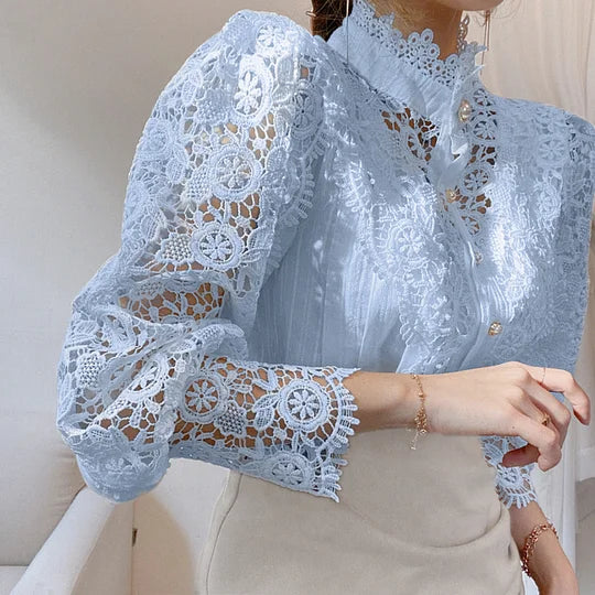 Sigrid™ | Långärmad skjorta med spets och detaljer