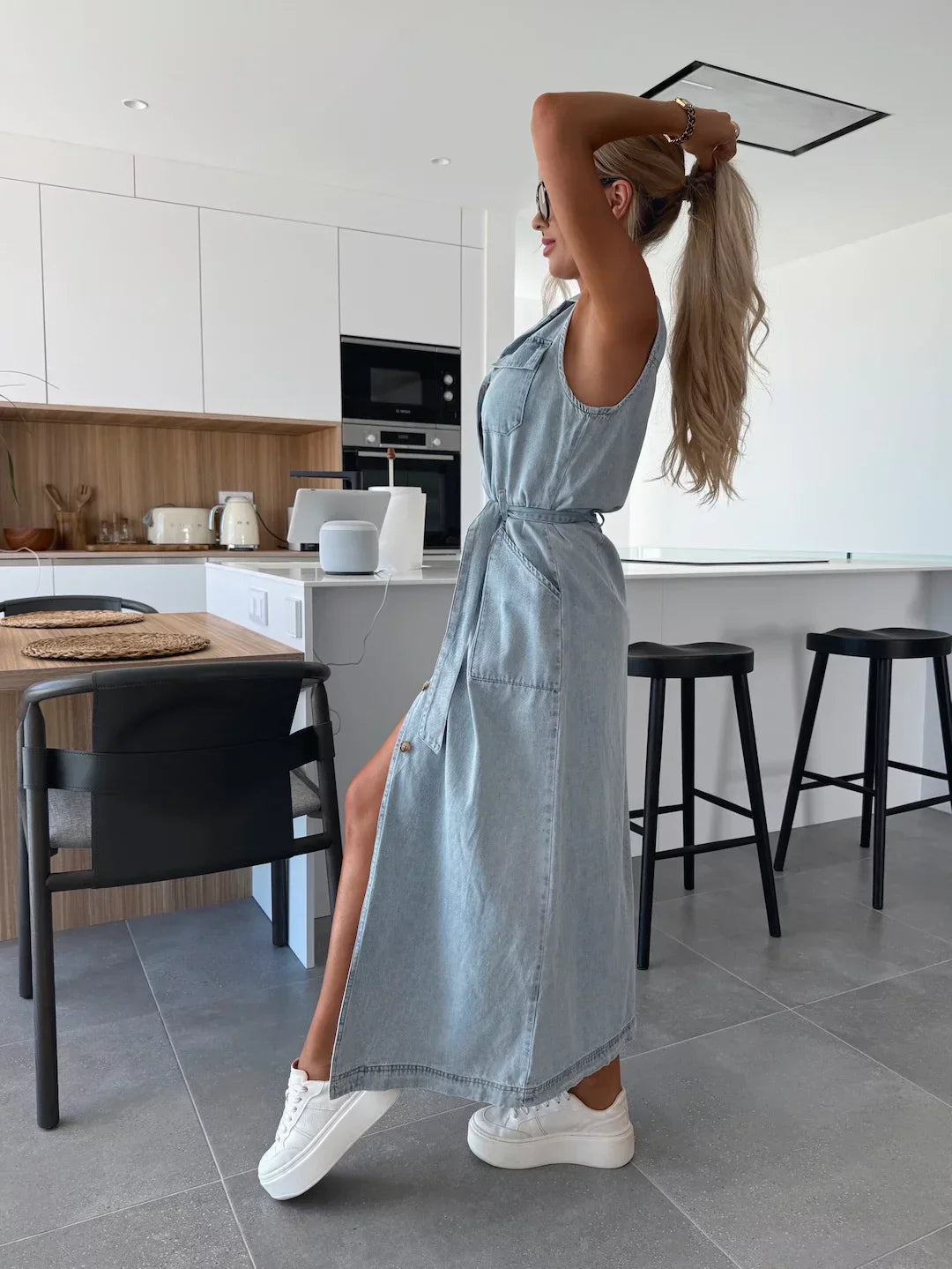 Kiona™ | Tidlös Denimklänning med Självförtroende i Varje Steg